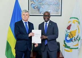 H.E. Mr. Alexander POLYAKOV has presented the copies of his Letters of Credence to Hon. Olivier J.P. NDUHUNGIREHE